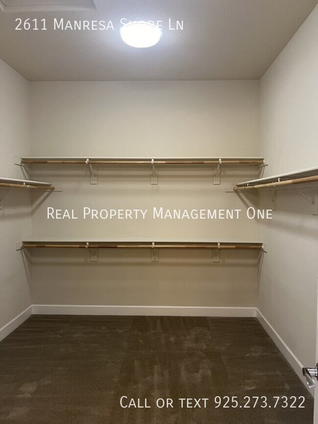 Building Photo - 2611 Manresa Shore Ln