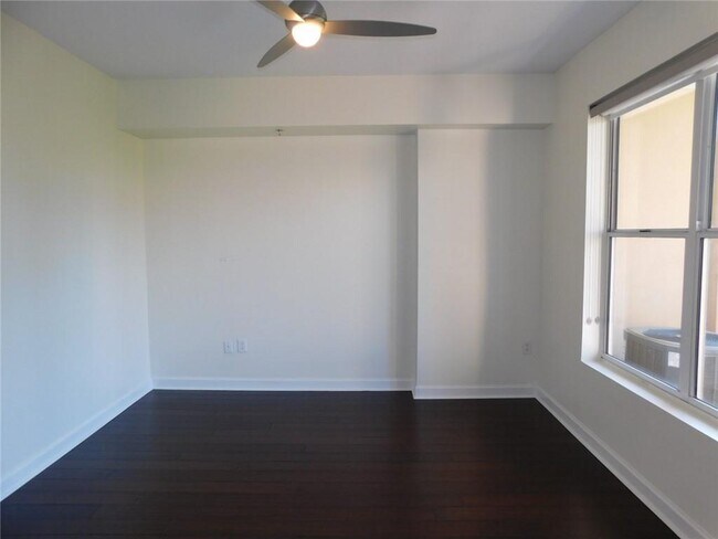 Building Photo - 1101 Juniper St NE