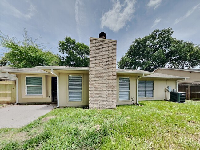 Building Photo - 24107 Lone Elm Dr