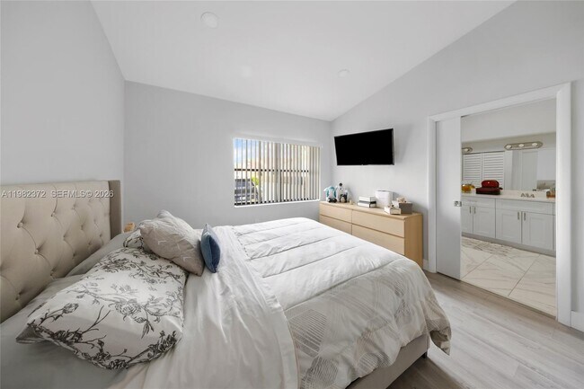 Building Photo - 6637 NW 181st Ln