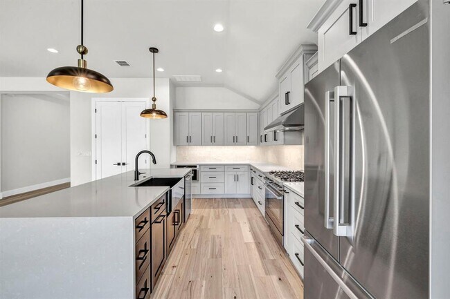 Building Photo - 8209 Polar Dr