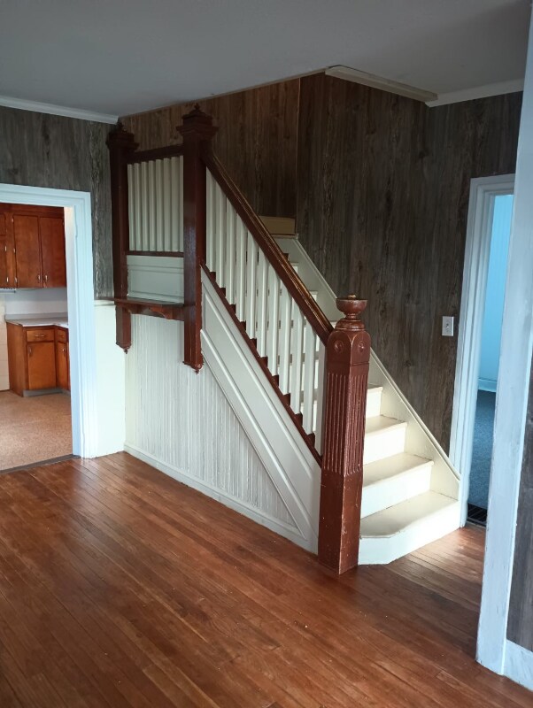 Building Photo - 2106 S 5th Ave