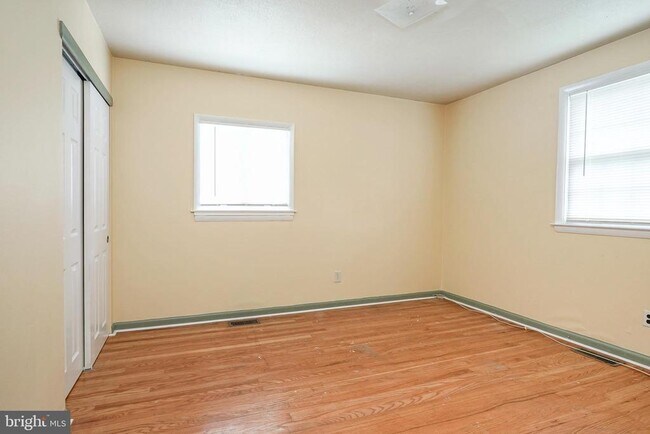 Building Photo - 308 Valley Run Dr