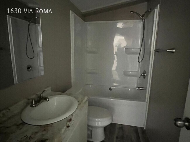 Building Photo - 1630 Via Roma Dr