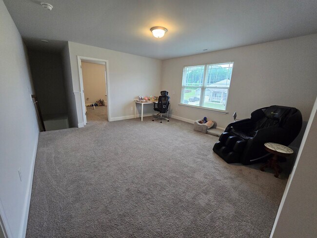 Building Photo - 132 Western pine Wy