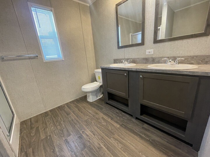 Building Photo - 38064 Leverette Ave