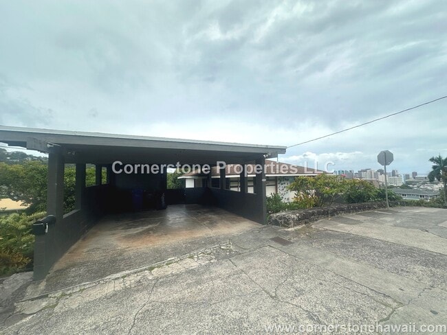 Building Photo - 805 Alewa Dr