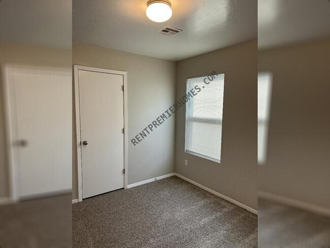 Building Photo - 1840 Land Run Dr