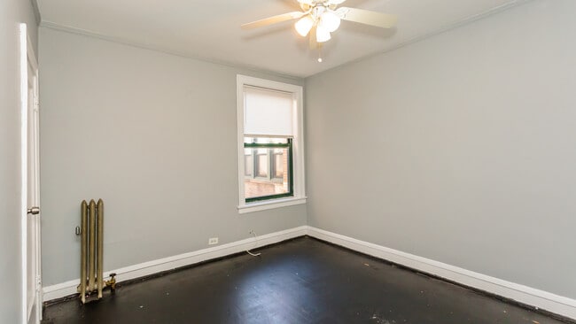 Building Photo - 6917 S Paxton Ave