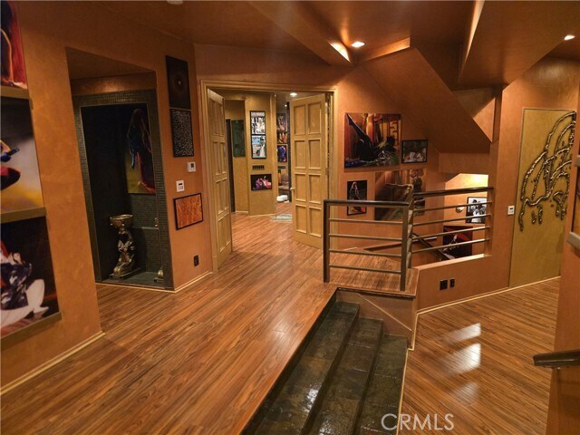 Building Photo - 2189 Sunset Plaza Dr