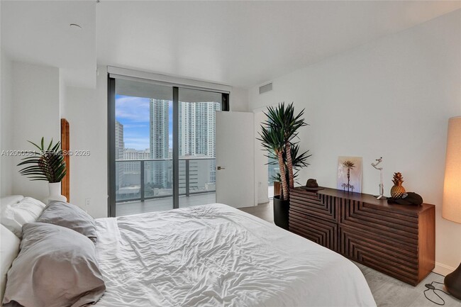 Building Photo - 45 SW 9th St