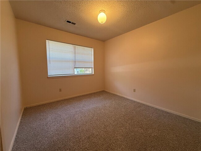 Building Photo - 2892 N Peg Ln