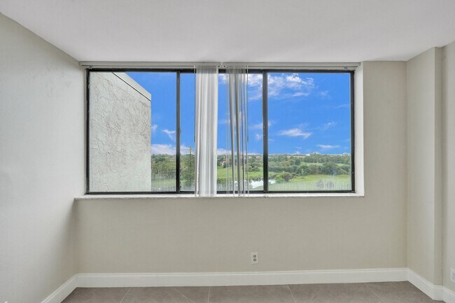 Building Photo - 4810