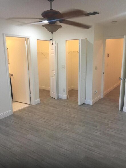 Building Photo - 401 SW 120th Ave