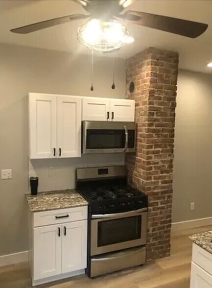 Building Photo - 171 Blaine Ave