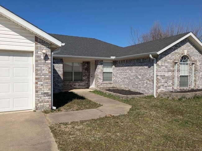 Building Photo - 630 Cass Rd