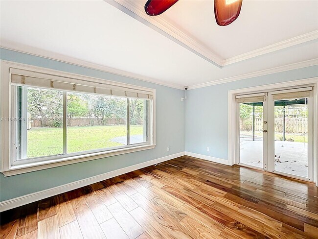 Building Photo - 4330 SW 7th St