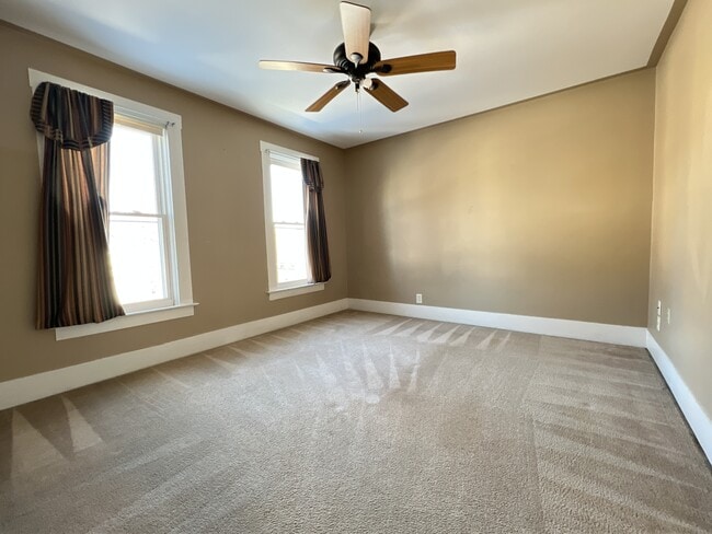 Building Photo - 1950 Bennett St