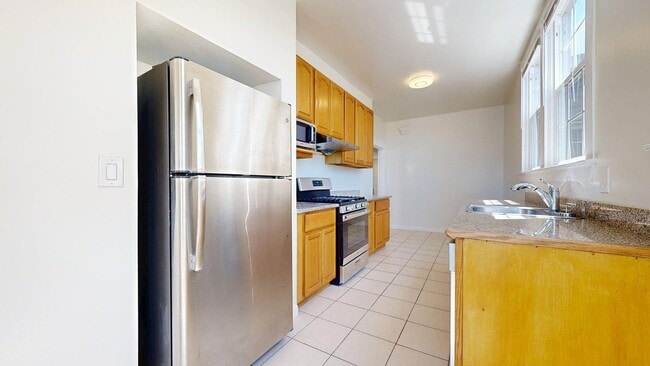 Building Photo - 1608 Balboa St