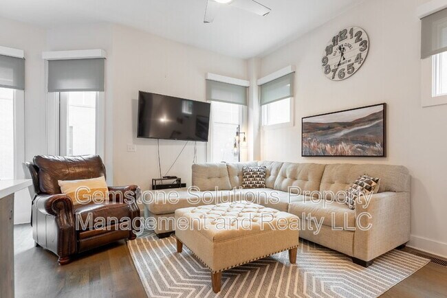 Building Photo - 815 Melpark Ct