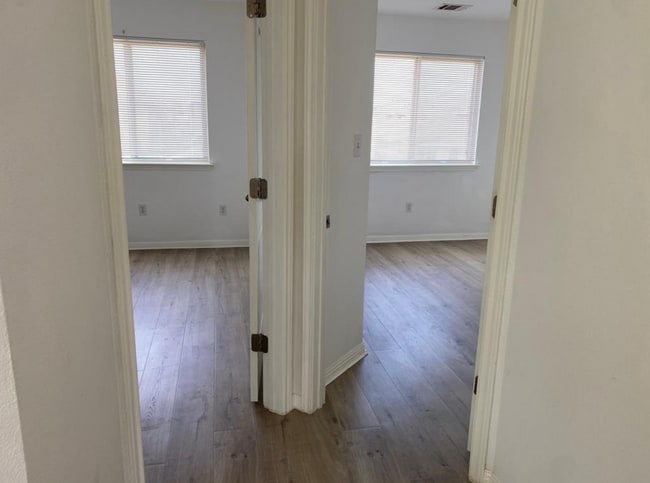 Building Photo - 4512 Inicio Ln