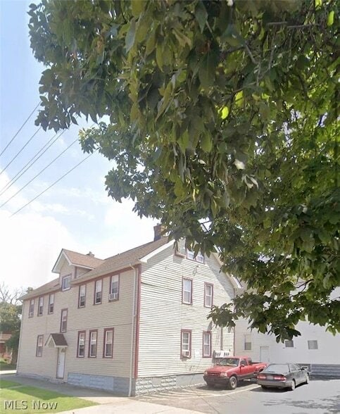 Building Photo - 1304 W 64th St