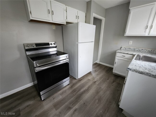 Building Photo - 21170 Fuller Ave