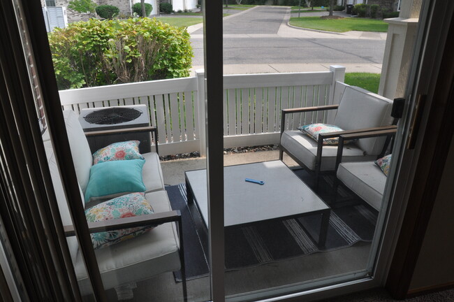 Building Photo - 9641 Linden Ln N