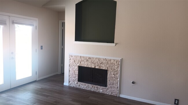 Building Photo - 10215 Dr Peridot Cove