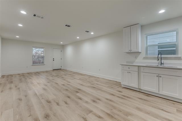 Building Photo - 5518 Loving Dr