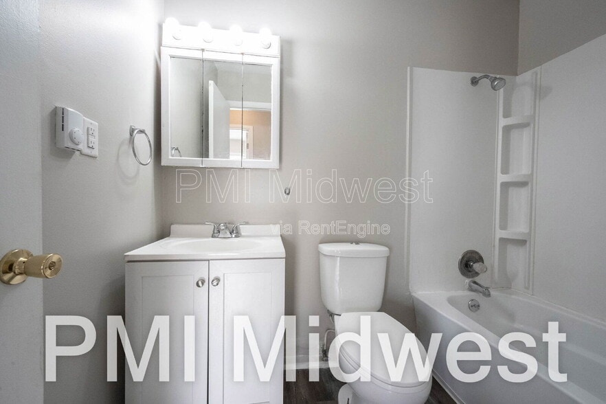 Building Photo - 4881 S 300 W