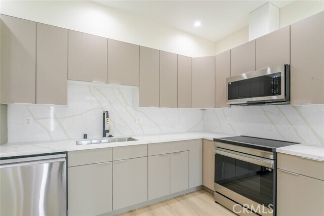 Building Photo - 11112 Emelita St