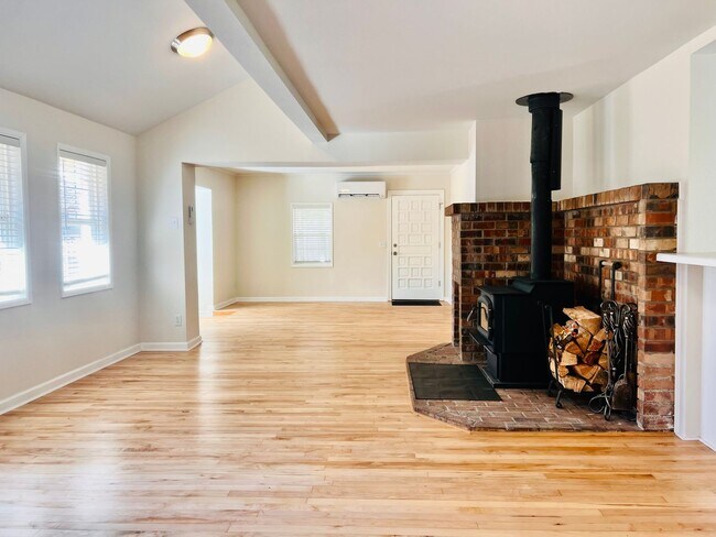 Building Photo - Must See Stunning Updated 3BR/2BA Home Available Now!