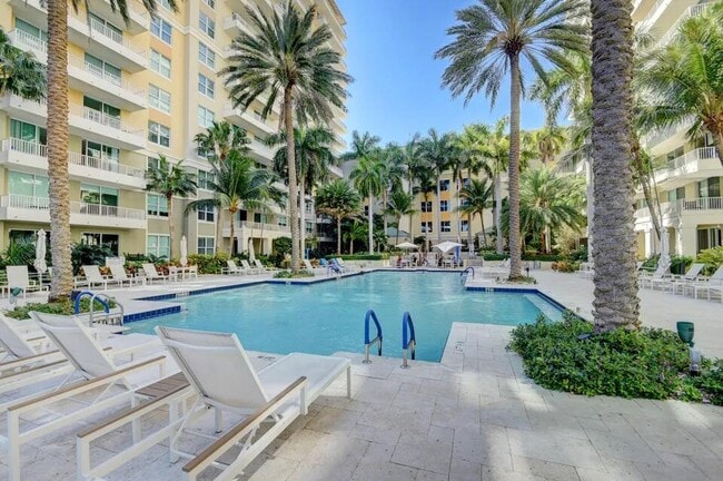Primary Photo - 700 E Boynton Beach Blvd