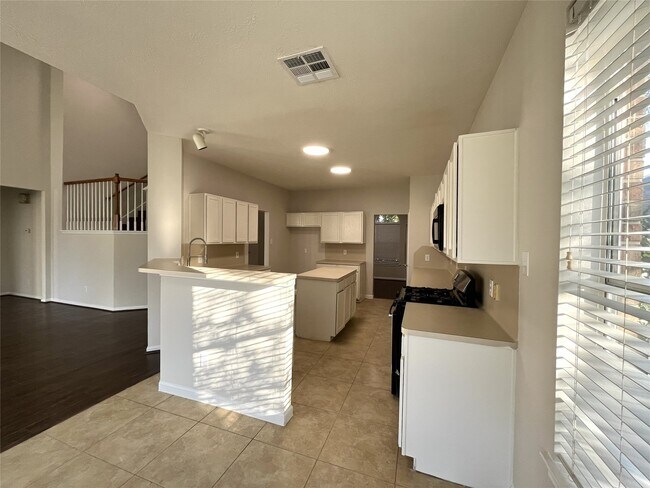 Building Photo - 3847 Landon Park Dr