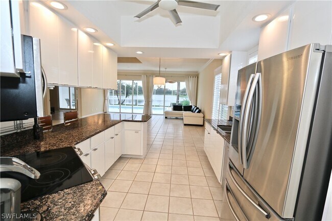 Building Photo - 5495 Freeport Ln