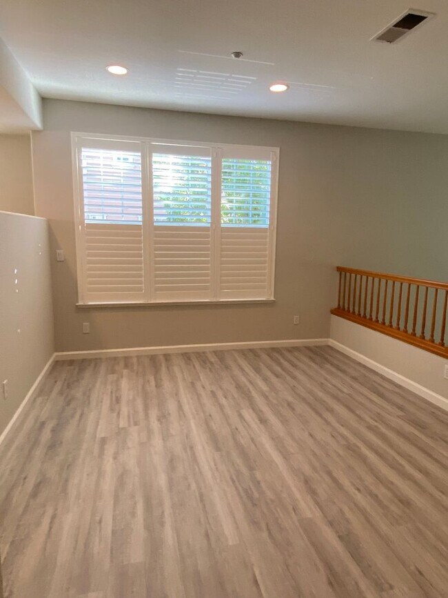 Building Photo - 4057 Crandall Cir