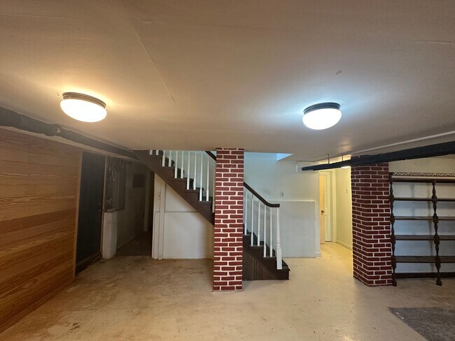 Building Photo - House in Bedford with Lot of Outdoor Space.