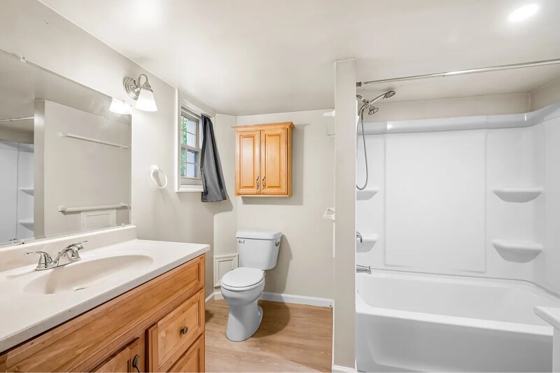 Building Photo - 205 Westowne Rd