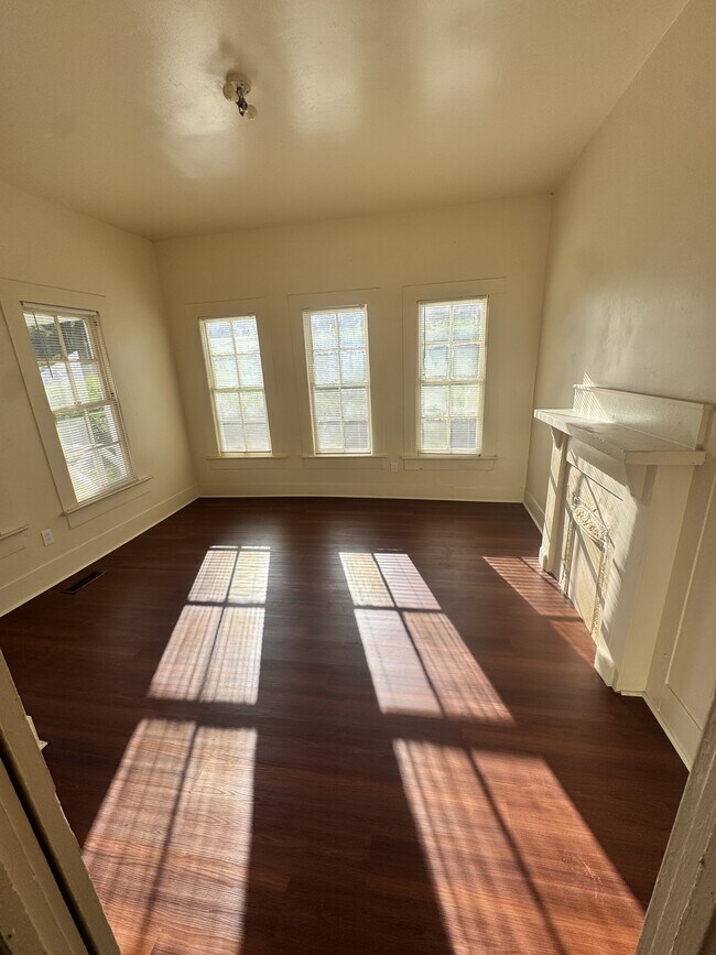 Building Photo - 4208 47th Ave N