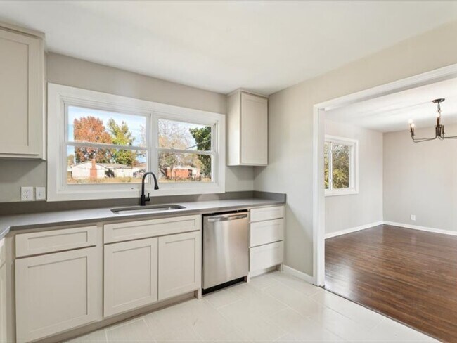 Building Photo - 411 W 46th St