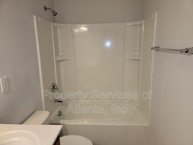 Building Photo - 833 Royal Red Ct