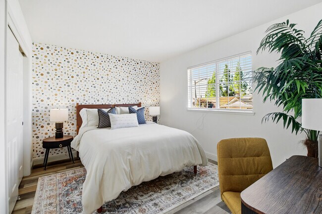 Building Photo - 2559 Du Bois Dr