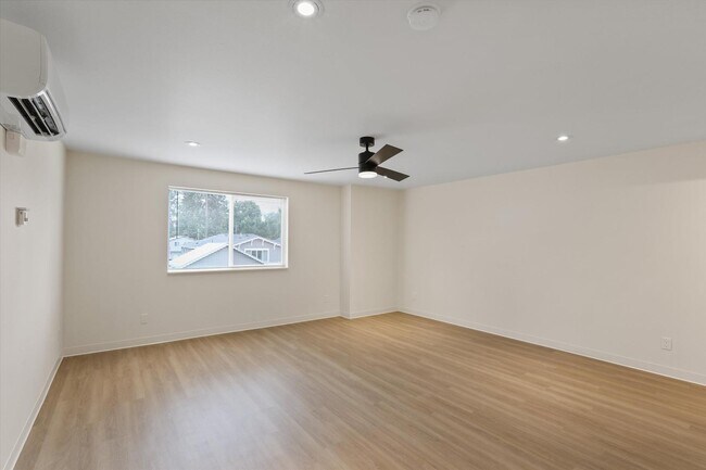 Building Photo - 4107 E 28th Ave