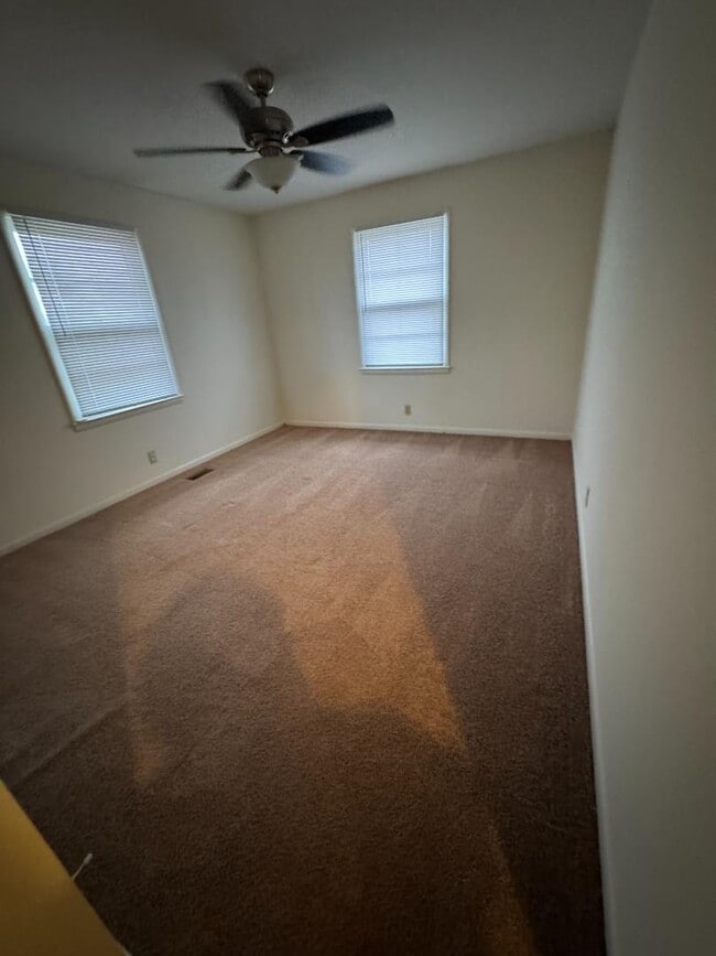 Building Photo - 208 Westhill Dr