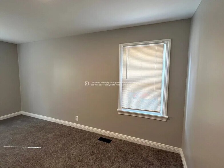 Building Photo - 3906 Jewell Ave