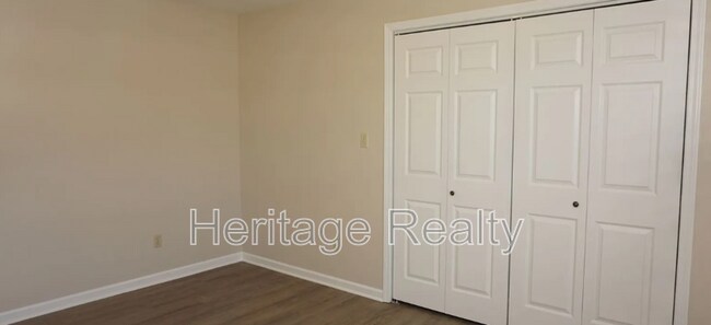 Building Photo - 867 Westgate Dr