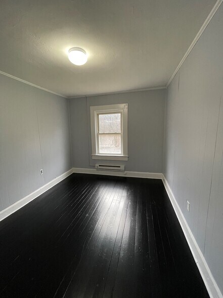 Building Photo - 651 Seven Bridge Rd