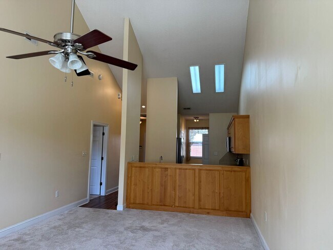 Building Photo - One Bedroom Condo in The Terraces of Denver!
