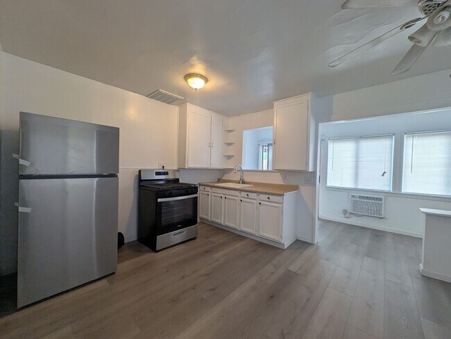 Building Photo - 1412 Leafdale Ave